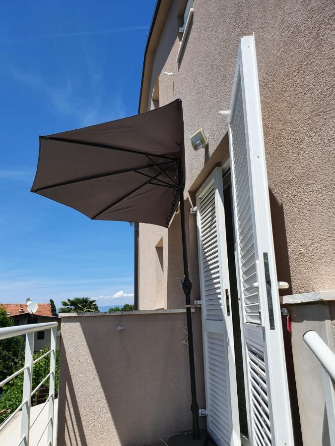 Apartment Dubravka Malinska Buitenkant foto