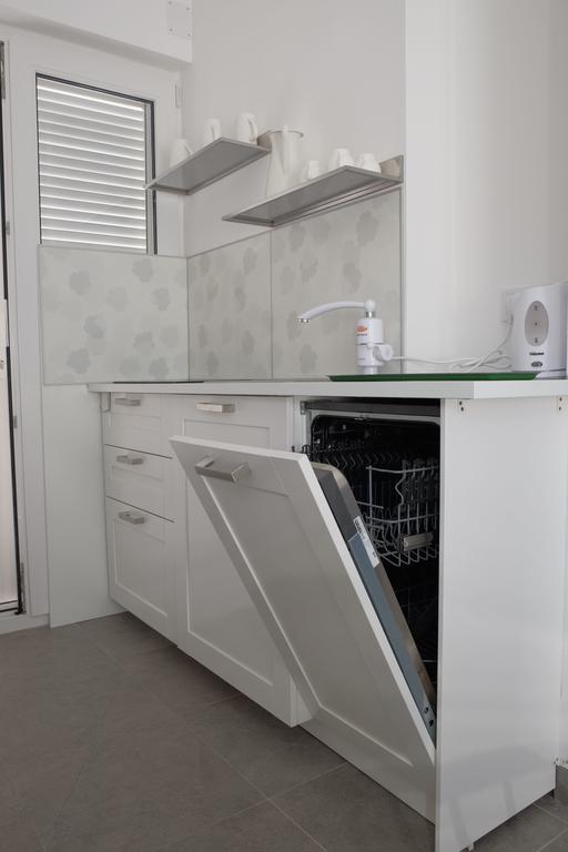 Apartment Dubravka Malinska Buitenkant foto