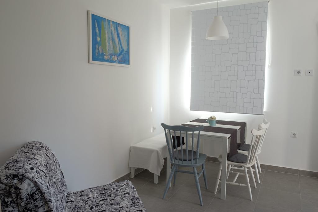 Apartment Dubravka Malinska Buitenkant foto